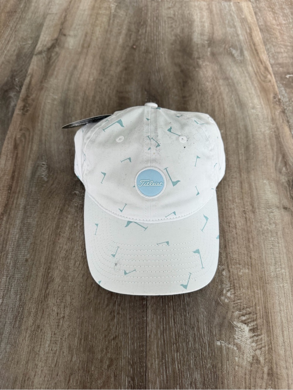 Titleist Women’s White Cap with Light Blue Logo & Pattern